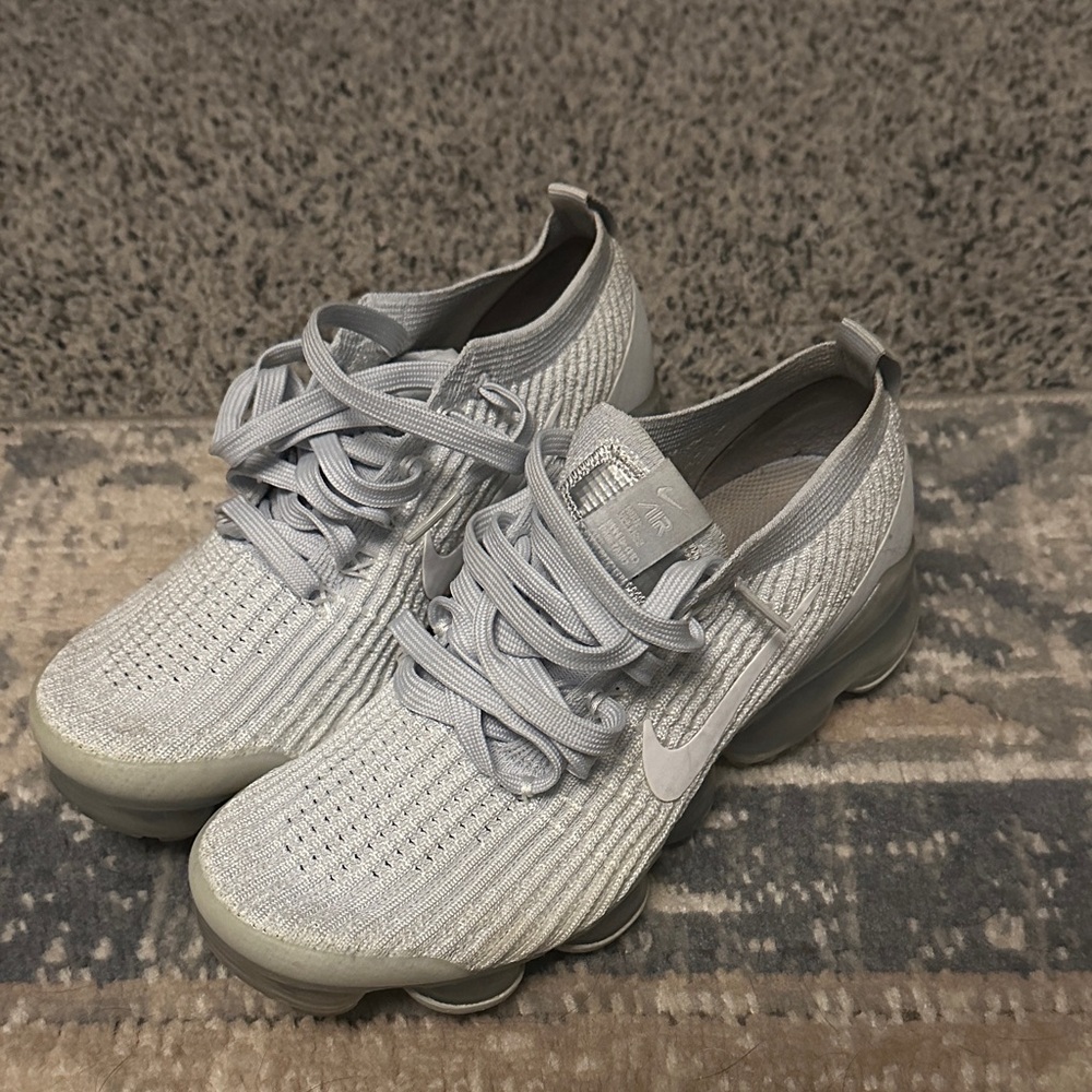 Nike Women's Gray Promax